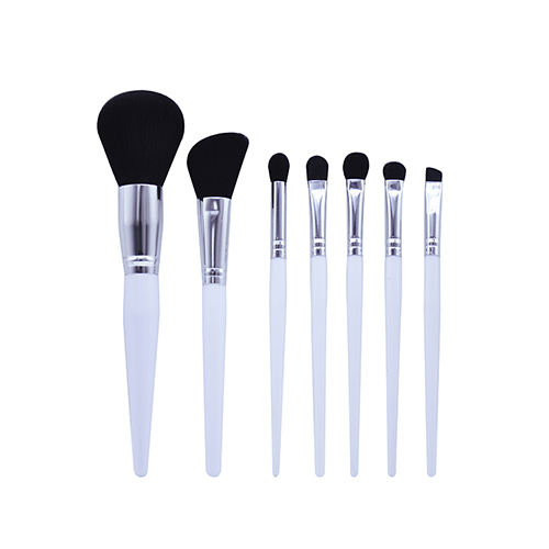 7 Classic Black and White Makeup Brushes Set